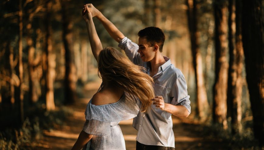 Sến là gì? Cách phân biệt sến với sự lãng mạn và ngọt ngào
