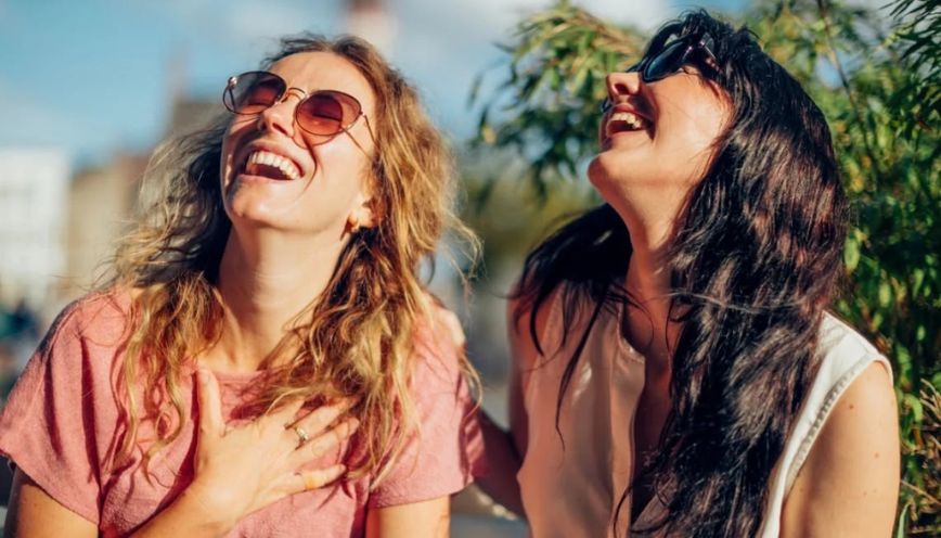 Xác định mức độ thân thiết để tránh giao tiếp suồng sã