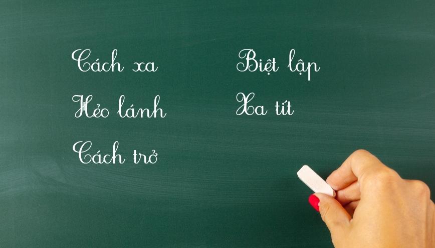 Từ đồng nghĩa với từ “xa xôi”